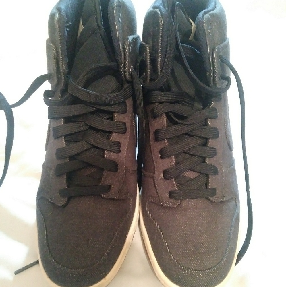 Nike Cream & Orange Wedge Sneakers